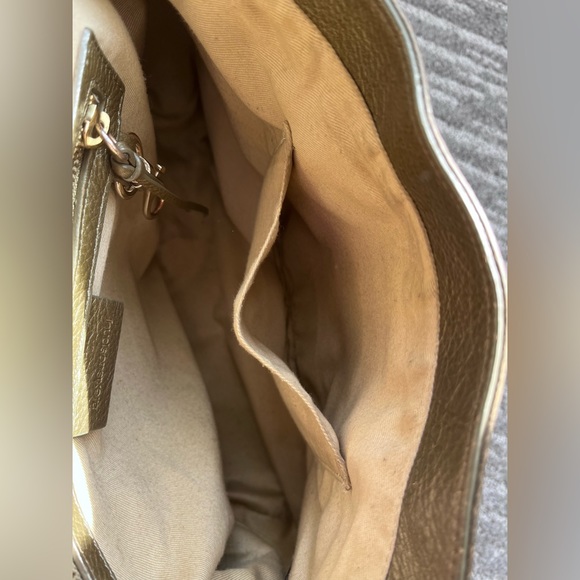 Olive Green Alexis Hudson genuine leather crossbody. - Picture 9 of 14